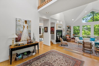 Vaulted Ceiling , Fireplace, Hardwood