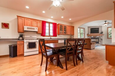 5176 Fox Sedge Ln, Fitchburg, WI 53711 - photo 7