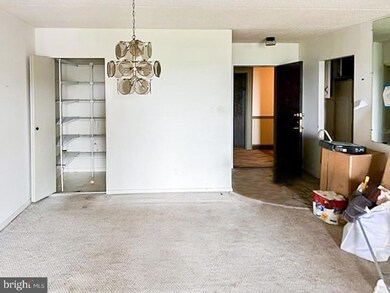 21423 Valley Forge Cir unit 1423, King of Prussia, PA 19406 - photo 2