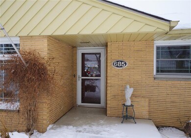 685 Treichler St, North Tonawanda, NY 14120 - photo 3
