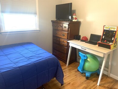 4 Amelia Dr, Schenectady, NY 12309 - photo 5