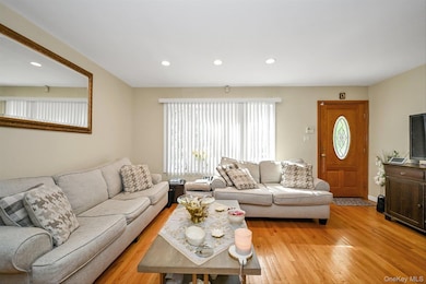 22-07 Parsons Blvd, Flushing, NY 11357 - photo 2