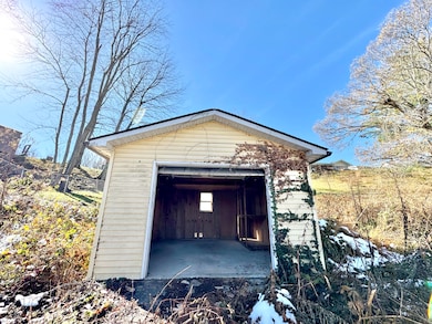 33 Grace St, Fayetteville, WV 25840 - photo 3