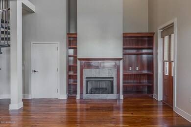 Degaul Square apt-2961