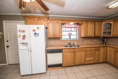 Kitchen - Refrigerator Staying