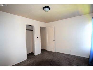 910 E 13th St, the Dalles, OR 97058 - photo 7