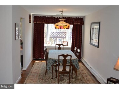 557 Hillside Dr, Lansdale, PA 19446 - photo 4