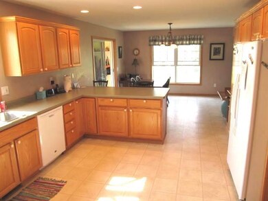 204 4th St, Brooklyn, WI 53521 - photo 7