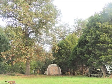 142 Kingswood Rd, Statesville, NC 28625 - photo 4