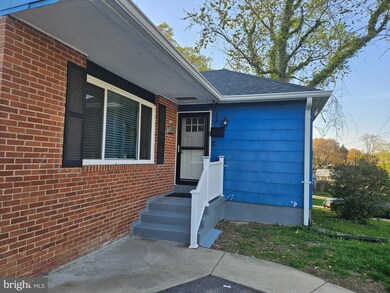 5807 Fountain Rd, Oxon Hill, MD 20745 - photo 2