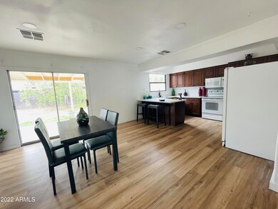 4037 N 77th Dr, Phoenix, AZ 85033 - photo 7