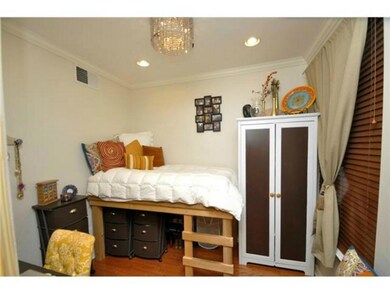 305 E 31st St unit 5, Austin, TX 78705 - photo 6