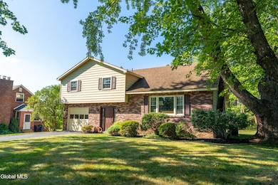 8 Knolls Rd, Schenectady, NY 12309 - photo 2