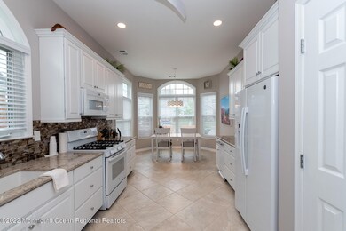 08-11 Duxbury Ln MLS