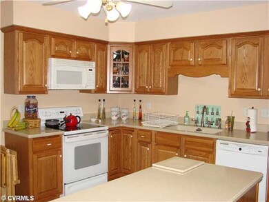 Kitchen - Wonderful Kitchen with Arched top cabine