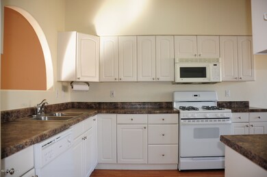 3-Kitchen2