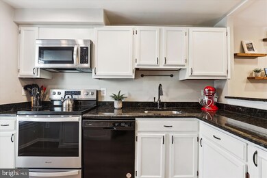 2190 Whisperwood Glen Ln, Reston, VA 20191 - photo 4