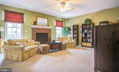 43087 Barons St, Chantilly, VA 20152 - photo 4