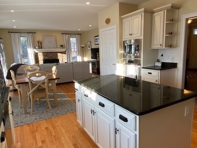 432 Quassapaug Rd, Woodbury, CT 06798 - photo 6