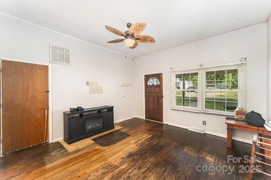 1221 Patterson St, Shelby, NC 28152 - photo 6