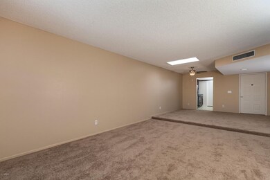 3034_W_Redfield_Rd_04