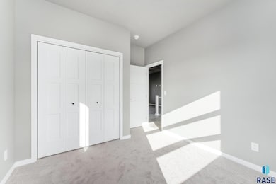 5500 E Brennan Dr, Sioux Falls, SD 57110 - photo 4