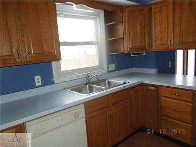 3910 Donald St, Lansing, MI 48910 - photo 6