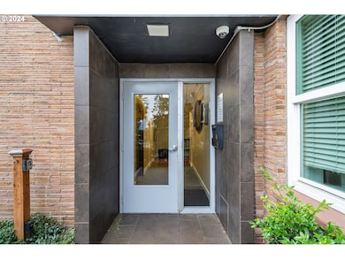 Cardinell View unit 802, Portland, OR 97201 - photo 3