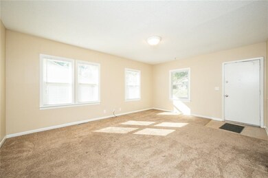 1221 56th St, Des Moines, IA 50311 - photo 3