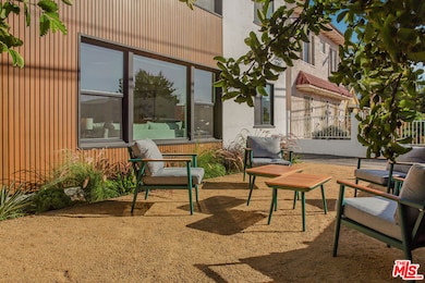 2046 S Burnside Ave, Los Angeles, CA 90016 - photo 7