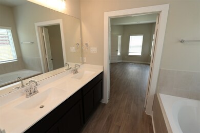 3327 Trail View Dr, Rosenberg, TX 77471 - photo 5