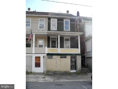 230 W Ridge St, Coaldale, PA 18218 - photo 2