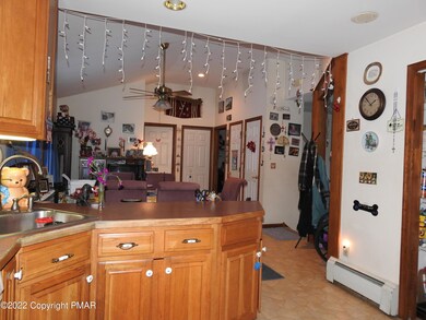 138 Meadow Dr, Effort, PA 18330 - photo 5