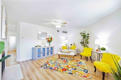 2310 Balsam Dr unit B106, Arlington, TX 76006 - photo 2