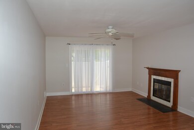 20 Dennis Ct, Hightstown, NJ 08520 - photo 3