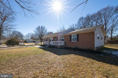 828 Sherwood Ln, Fredericksburg, VA 22407 - photo 6