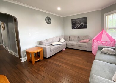 756 Newcastle Ave, Westchester, IL 60154 - photo 5