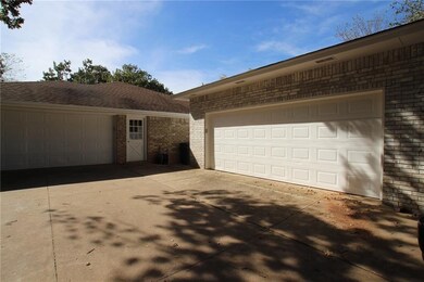 4005 Creekwood, Edmond, OK 73025 - photo 2