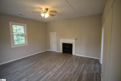 510 Sullivan St, Laurens, SC 29360 - photo 6
