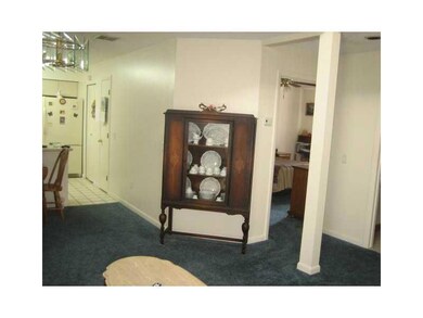 992 Williamsburg Cir, Warwick, RI 02886 - photo 5