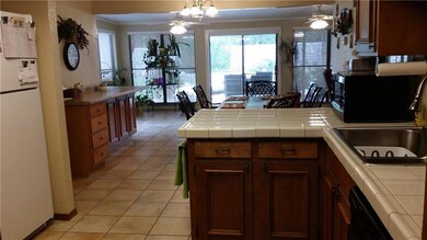 1712 Larry Hinson Dr, El Paso, TX 79936 - photo 6