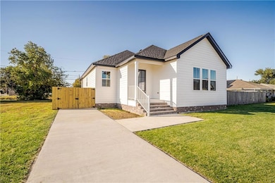 1702 Schnell Dr, Arabi, LA 70032 - photo 2