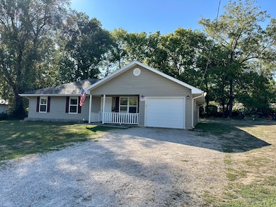 305 N Flint Ave, Bolivar, MO 65613 - photo 2