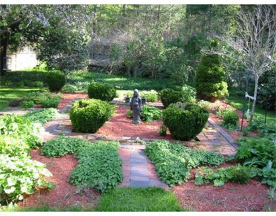 368 Pleasant St unit 1, Pembroke, MA 02359 - photo 4