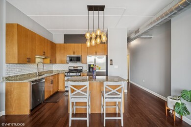 Logan View unit 517, Chicago, IL 60647 - photo 5