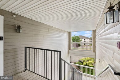 8075 Lacy Dr unit 303, Manassas, VA 20109 - photo 4