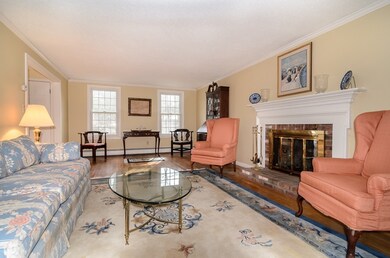 14 Penobscot St, Medfield, MA 02052 - photo 5