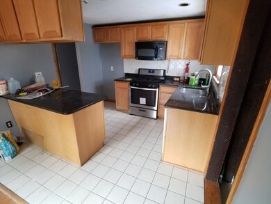 8 Barbara Rd, Randolph, MA 02368 - photo 3