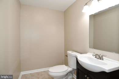 11743 Barrows Ln, Woodbridge, VA 22192 - photo 6