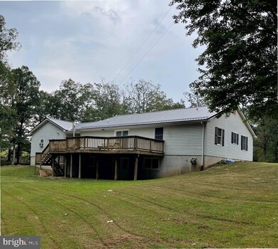 12057 Cove Rd, Clear Spring, MD 21722 - photo 2